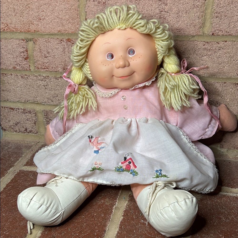 Blue Box 1983 Doll in Pink Embroidered Dress with Blonde Hair Vintage